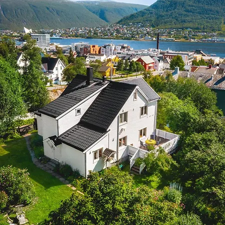 Historical & Sanctuary In Center 아파트