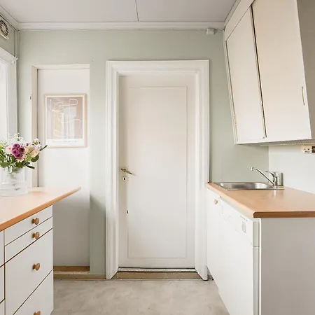 Historical & Sanctuary In Center 아파트 *