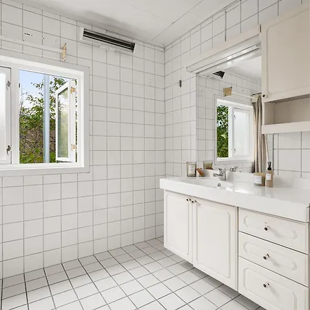 Historical & Sanctuary In Center *