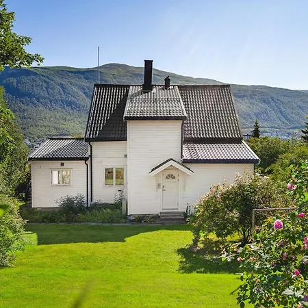 Historical & Sanctuary In Center